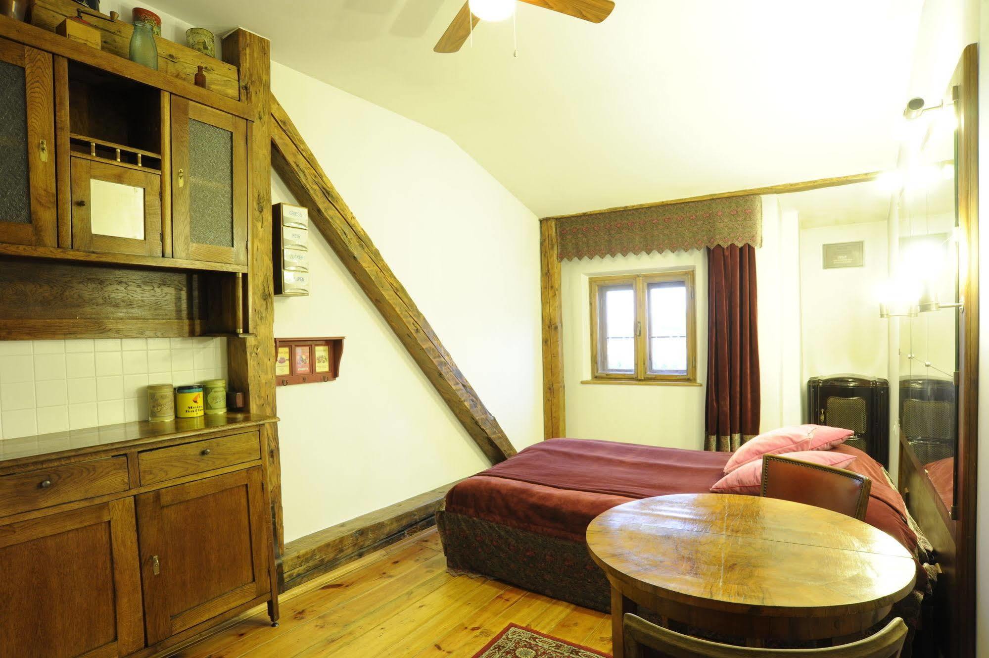 Deco Hostel